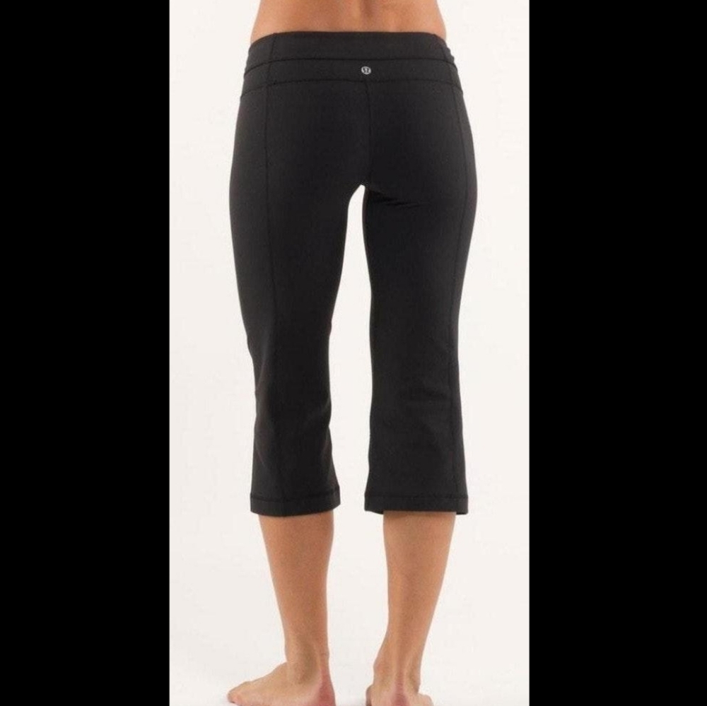 Lululemon Groove Crop Reversible Lavender Leggings